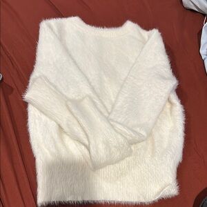 Zara White Crew Neck Sweater Luxurious Cozy Design